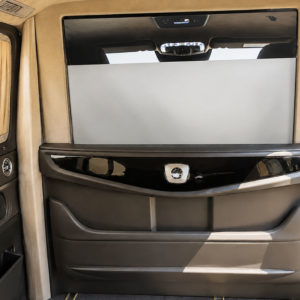 Переделка салона у установка перегородки Mercedes Vito