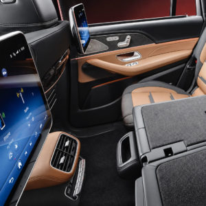 Задние мониторы Mercedes GLS под оригинал